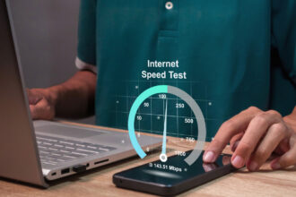 شرح الفرق بين سرعة الإنترنت Mbps وسرعة نقل الملفات MB/s