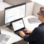 لابتوب يعمل بنظام ويندوز 11